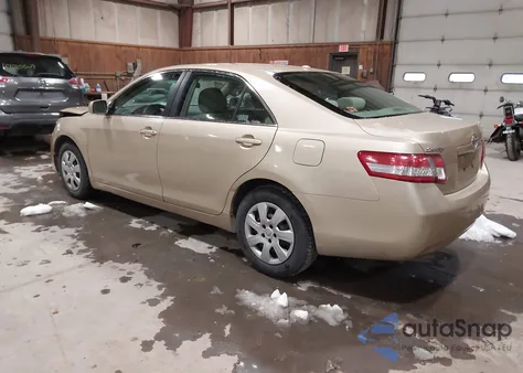 2011 Toyota Camry Le z USA, uszkodzony, nr VIN 4T1BF3EK3BU230674